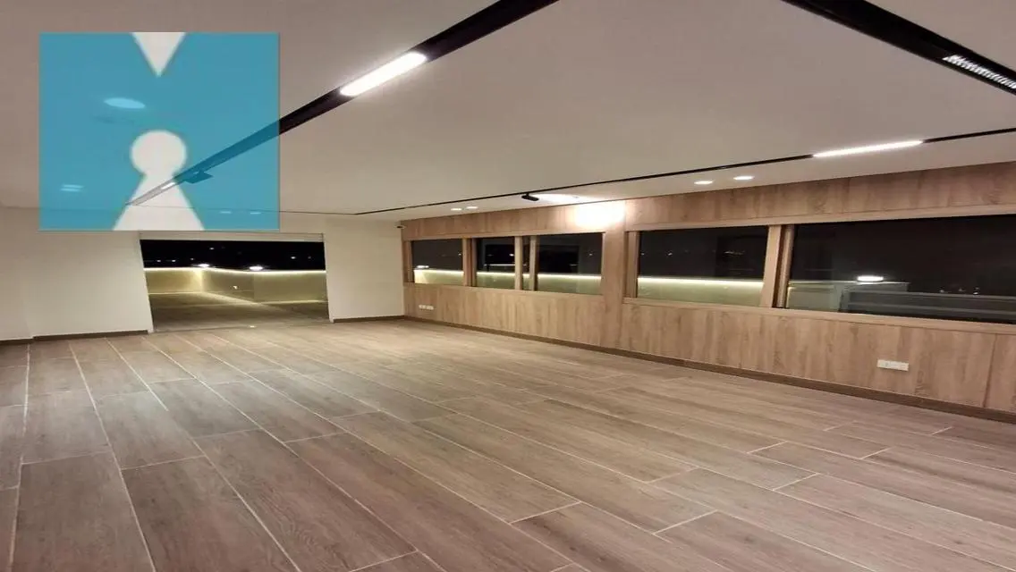 Luxury Apartment with Spacious Layout in the Heart of the City