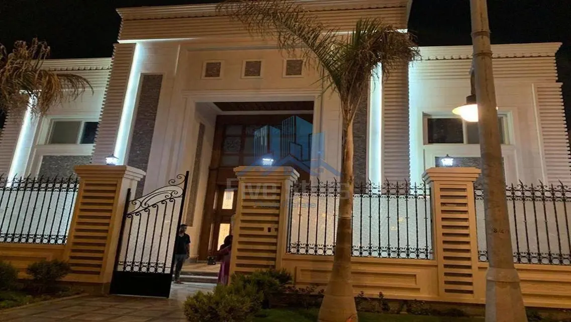 فيلا فاخرة بمسبح خاص وحديقة خاصة