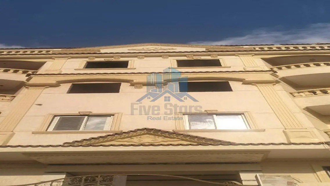 Luxury Apartment with Spacious Layout in the Heart of the City