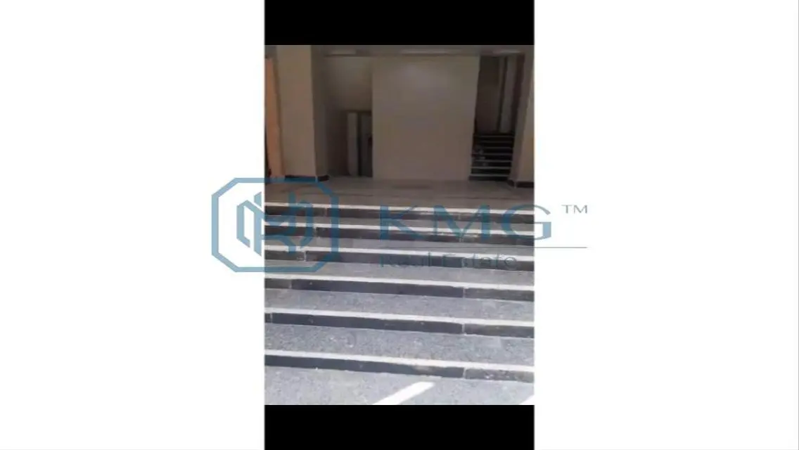 شقة فاخرة مع شرفة وحارس أمن 180 متر