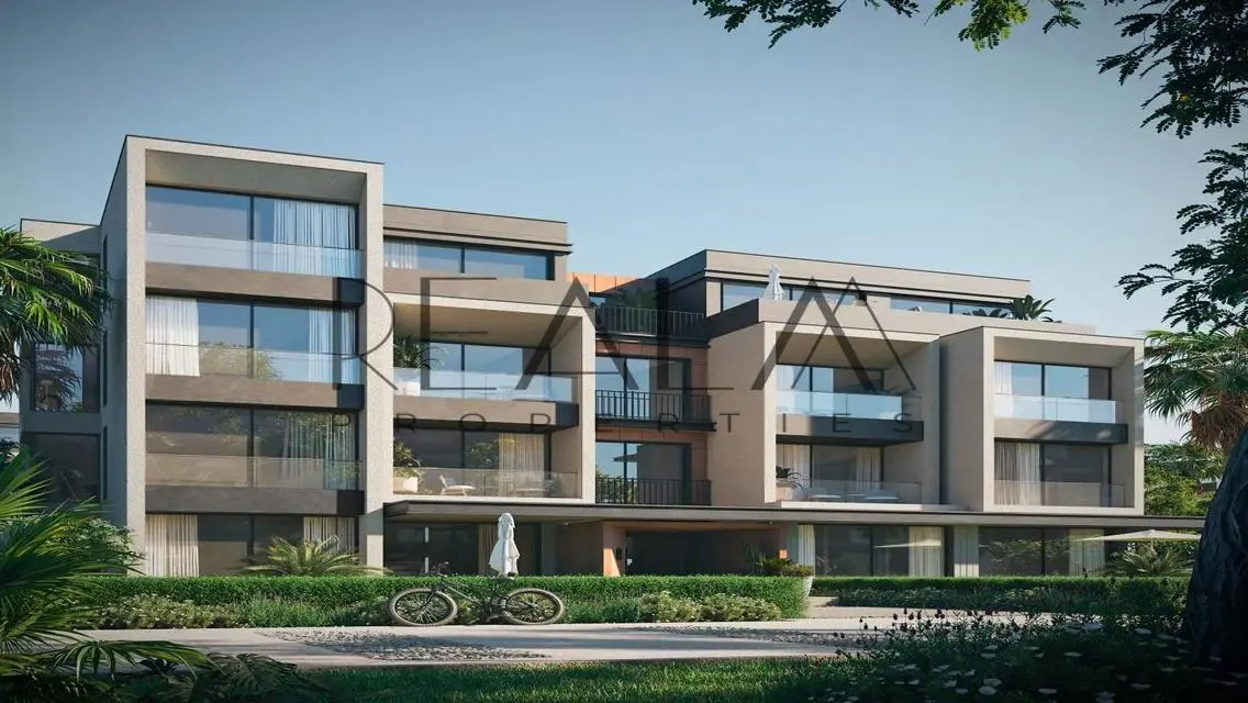 Luxurious Villa Overlooking Lakes with Private Pool and Garden