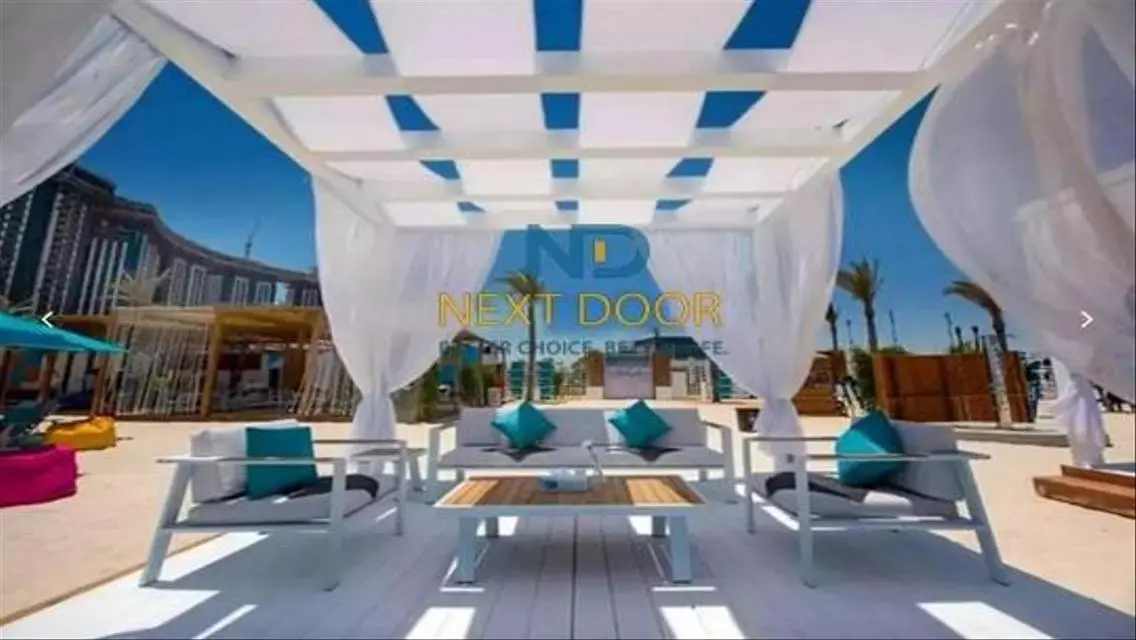 Luxury Apartment for Sale with 261 Square Meters and Shared Pool