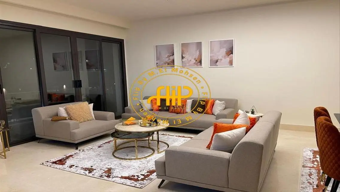 Luxurious Apartment with Spacious Design