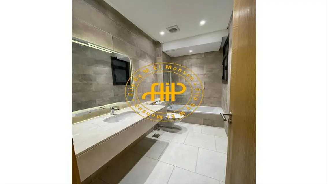 Luxurious Apartment with Spacious Design