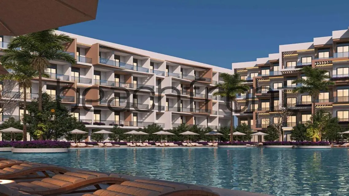 Luxury Apartment in the Heart of the City with Lake View