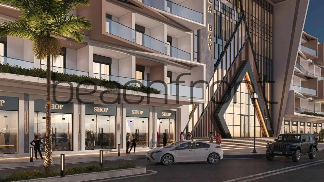 Luxury Apartment in the Heart of the City with Lake View