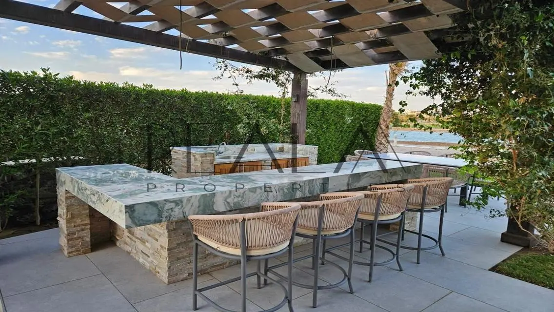 Luxury Villa with Private Garden and Pool