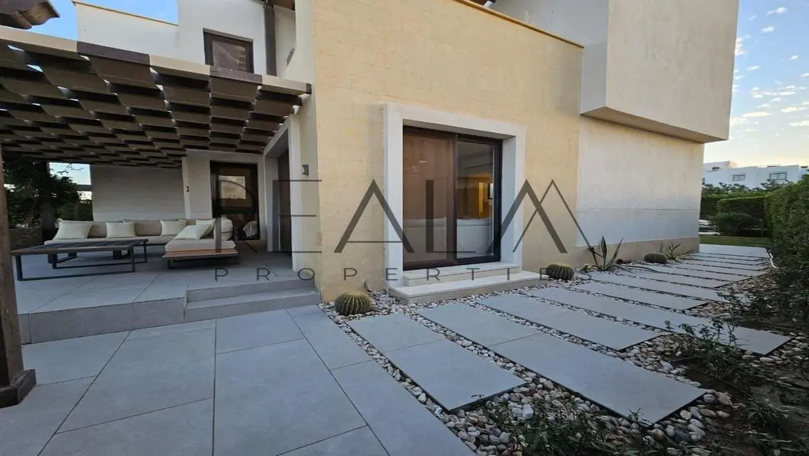 Luxury Villa with Private Garden and Pool