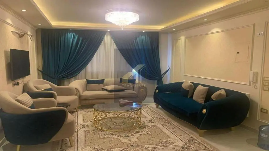 شقة فاخرة بمساحة 1332 متر ب25000 جنيه