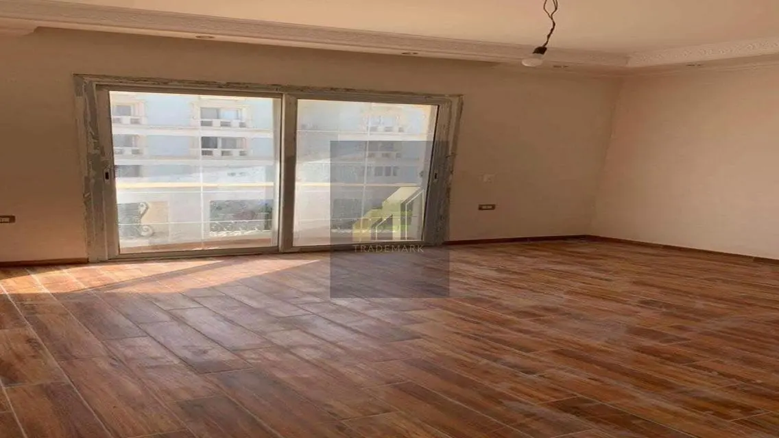 شقة فاخرة بمساحة 1332 متر ب25000 جنيه