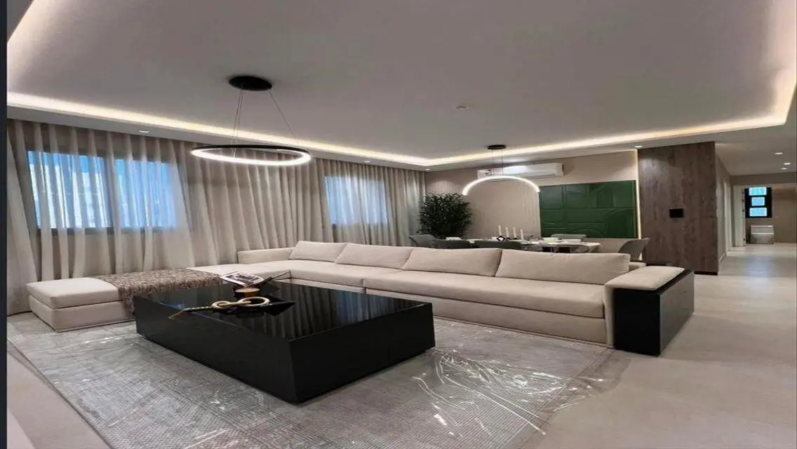 Luxury Apartment with Pool and Prime Location