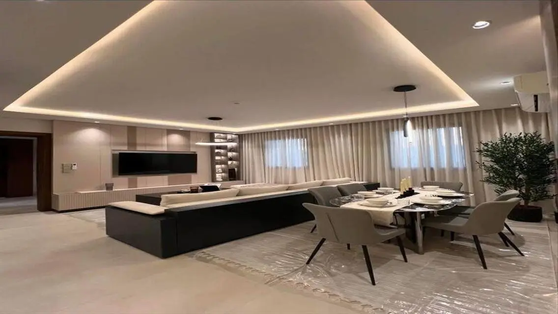 Luxury Apartment with Pool and Prime Location