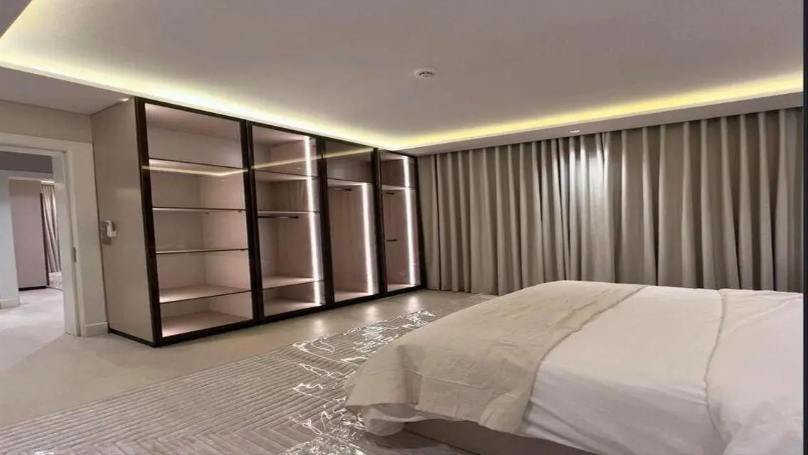 Luxury Apartment with Pool and Prime Location