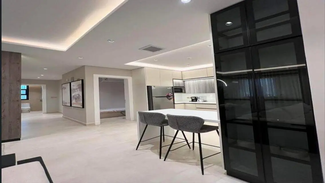 Luxury Apartment with Pool and Prime Location