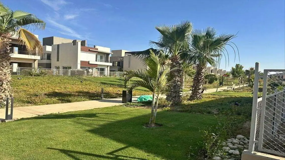 Stunning Villa for Sale with Spacious Layout and Luxurious Amenities