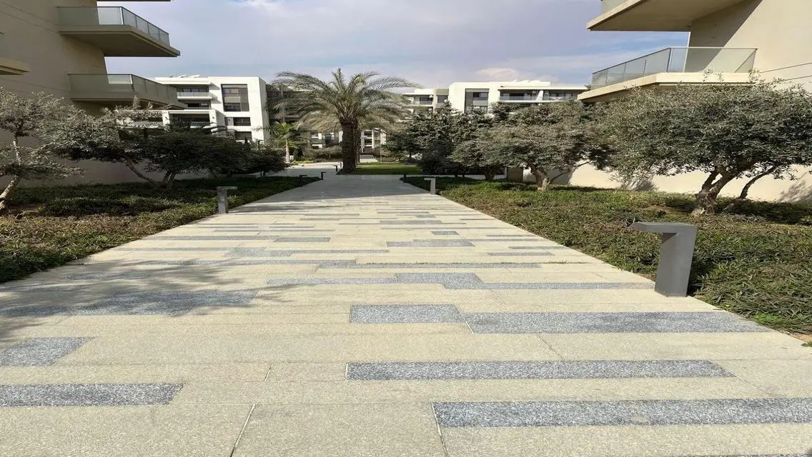 Luxurious Apartment with Spacious Living for Sale