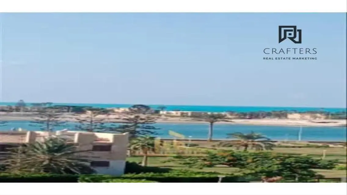 فيلا فاخرة بمسبح خاص وحديقة في موقع متميز