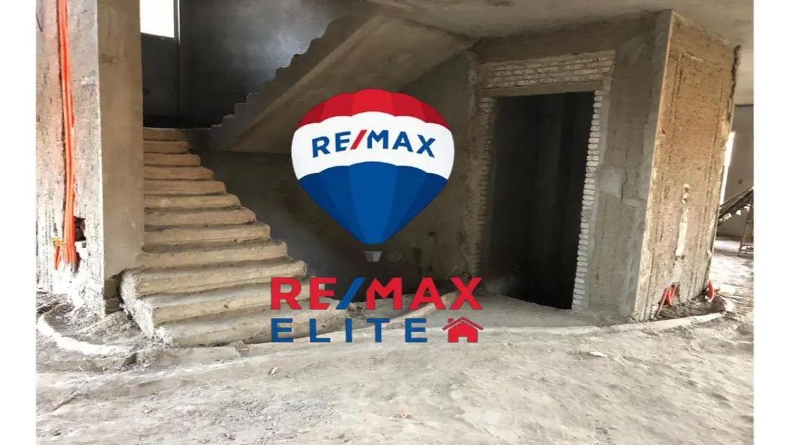 Luxury Apartment in LES ROIS - 1100 sqm