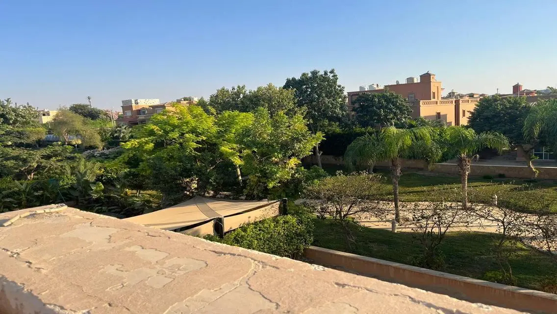 فيلا فاخرة مع حديقة ومسبح خاص
