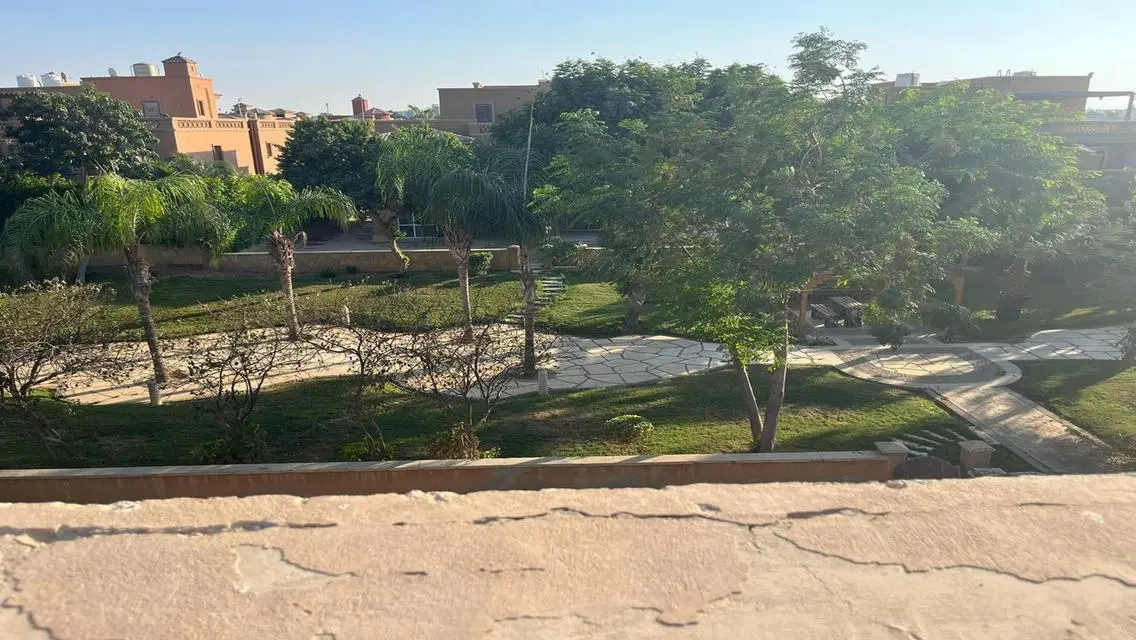 فيلا فاخرة مع حديقة ومسبح خاص