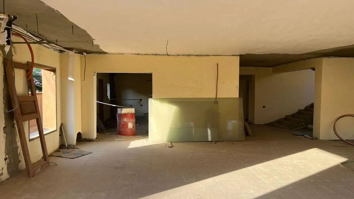 فيلا فاخرة مع حديقة ومسبح خاص