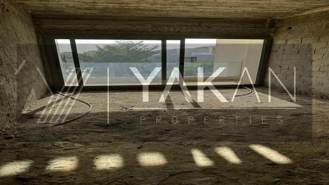 Luxury Apartment Overlooking Lakes for Sale