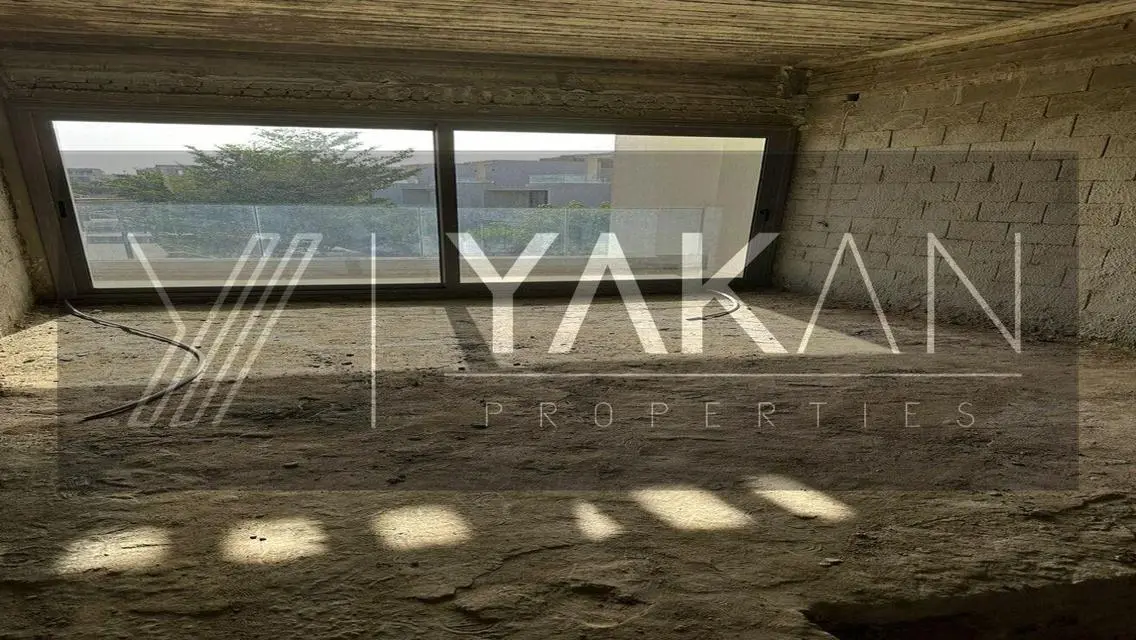 Luxury Apartment Overlooking Lakes for Sale