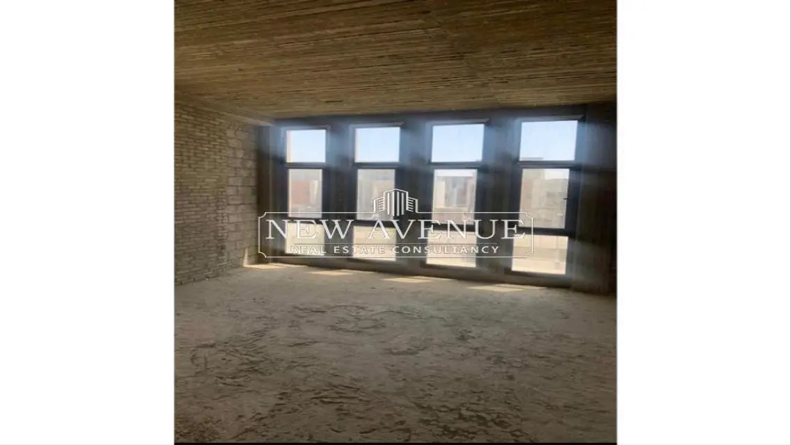 شقة مميزة بمساحة 655 متر للبيع