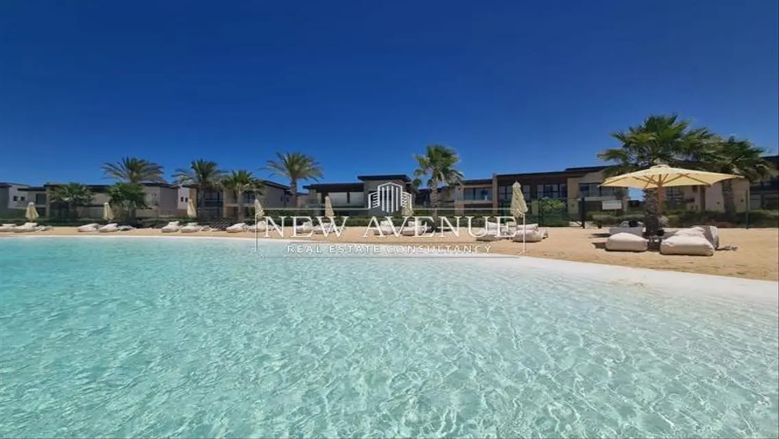Luxury Apartment with Private Garden in Prime Location