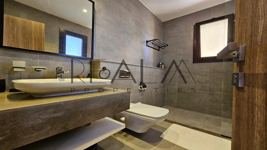 Luxury Villa with Private Garden and Pool