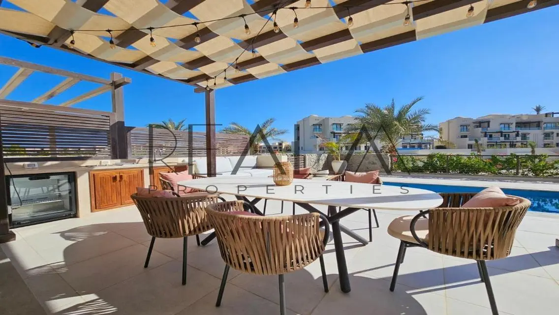 Luxury Villa with Private Garden and Pool