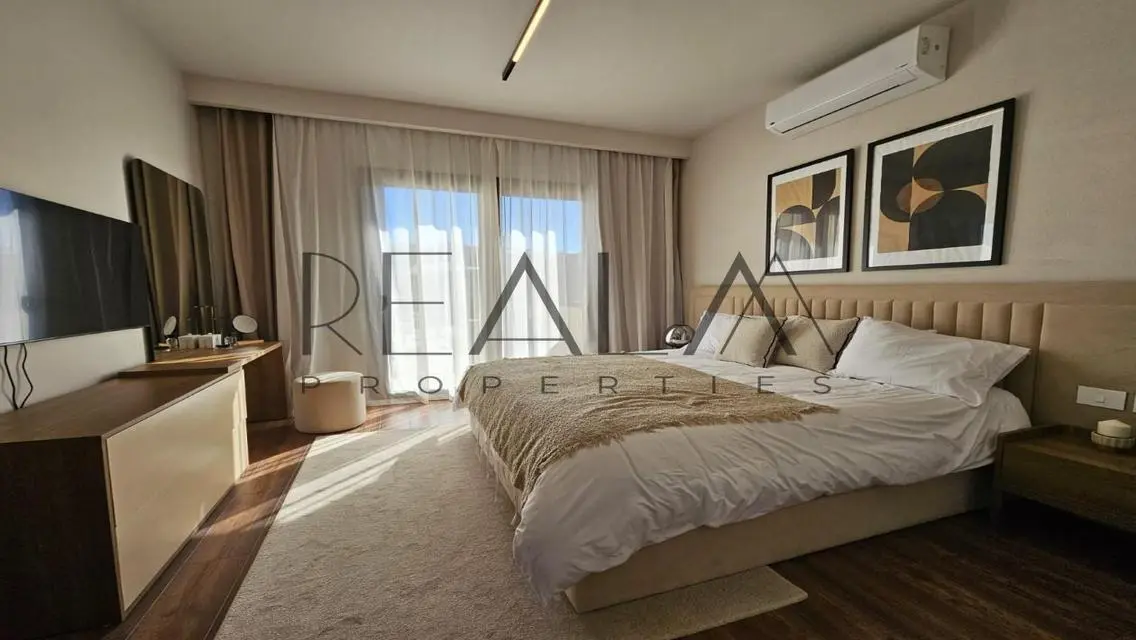 Luxury Villa with Private Garden and Pool