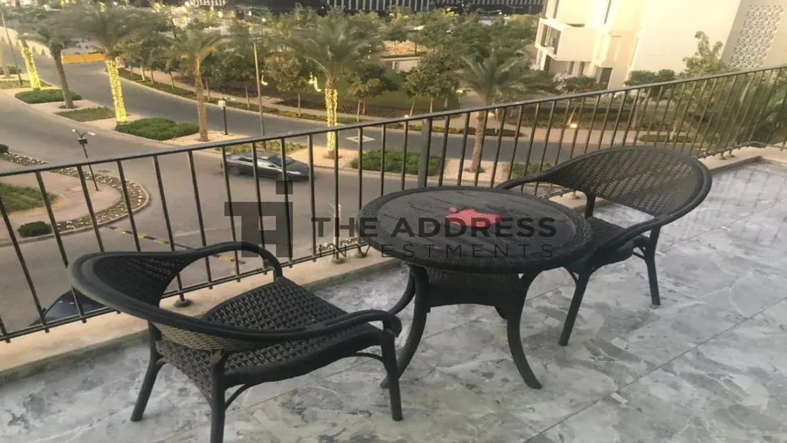 Luxury Apartment with Private Garden and Pool