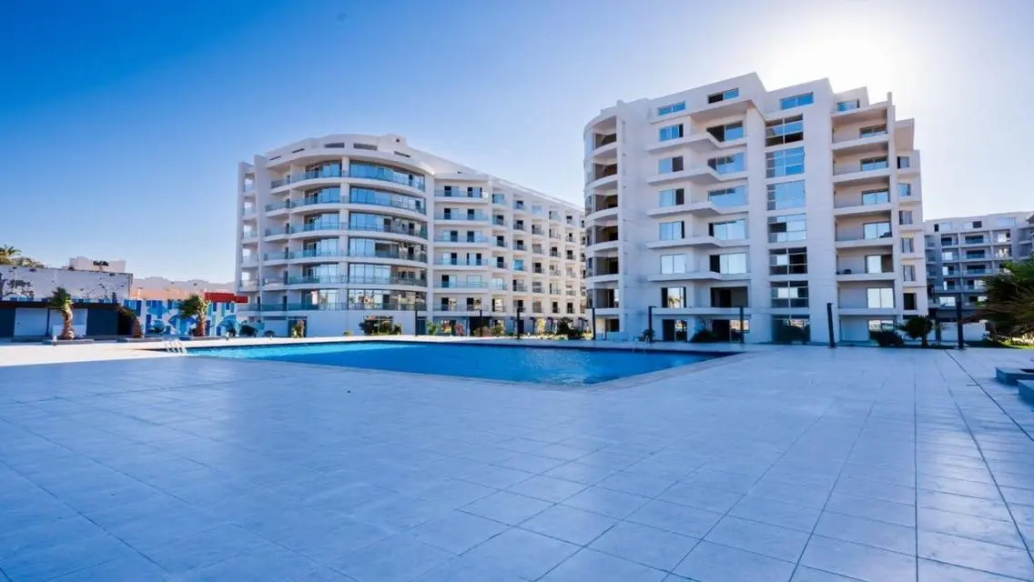 Stunning Apartment with Full Amenities in Prime Location