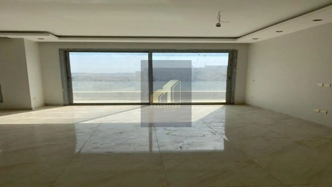 شقة فاخرة للبيع بسعر مغري