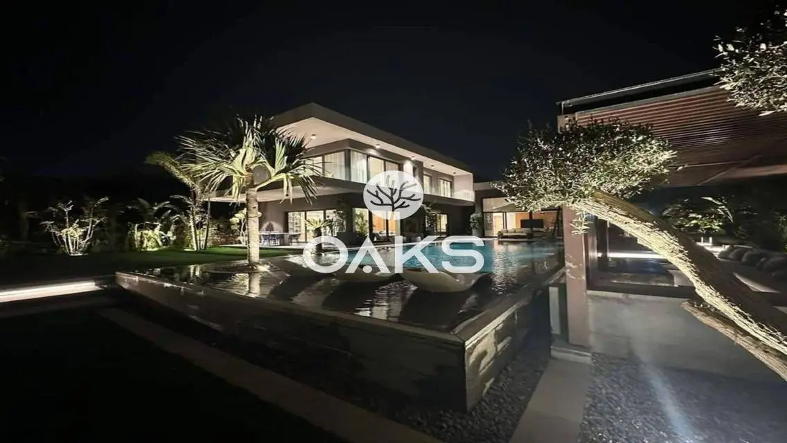 Luxury Apartment with Spacious Living in the Heart of the City