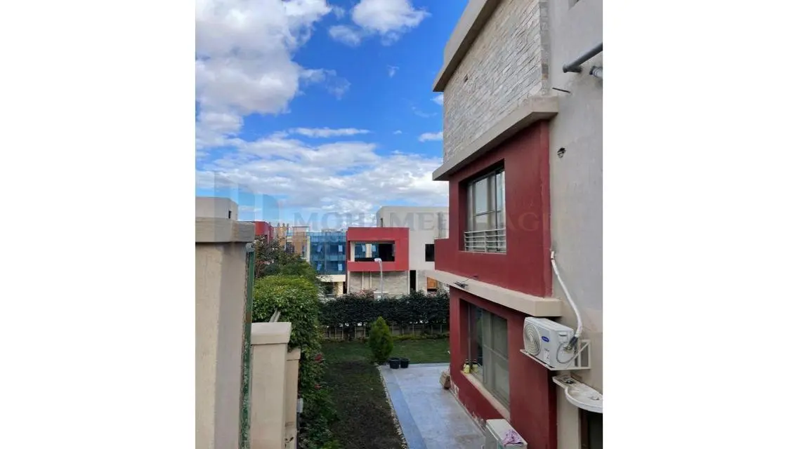 Luxurious Villa with Spacious Area and Stunning View