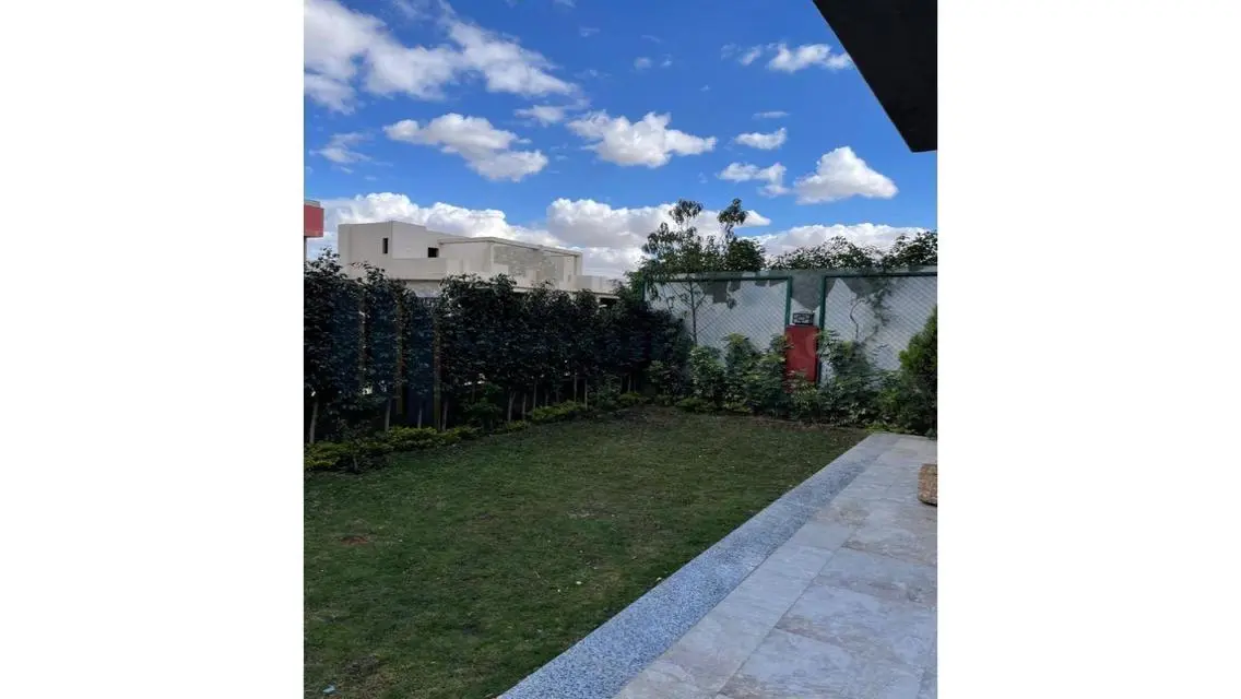 Luxurious Villa with Spacious Area and Stunning View