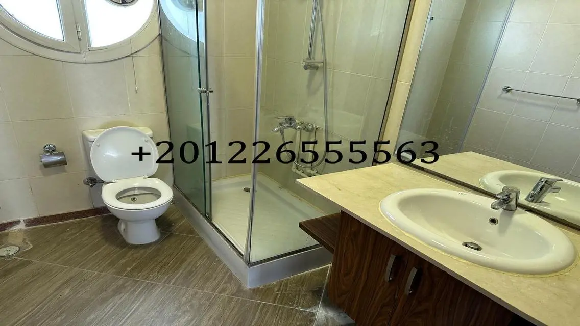 شقة فاخرة مع إطلالة مذهلة على البحيرات