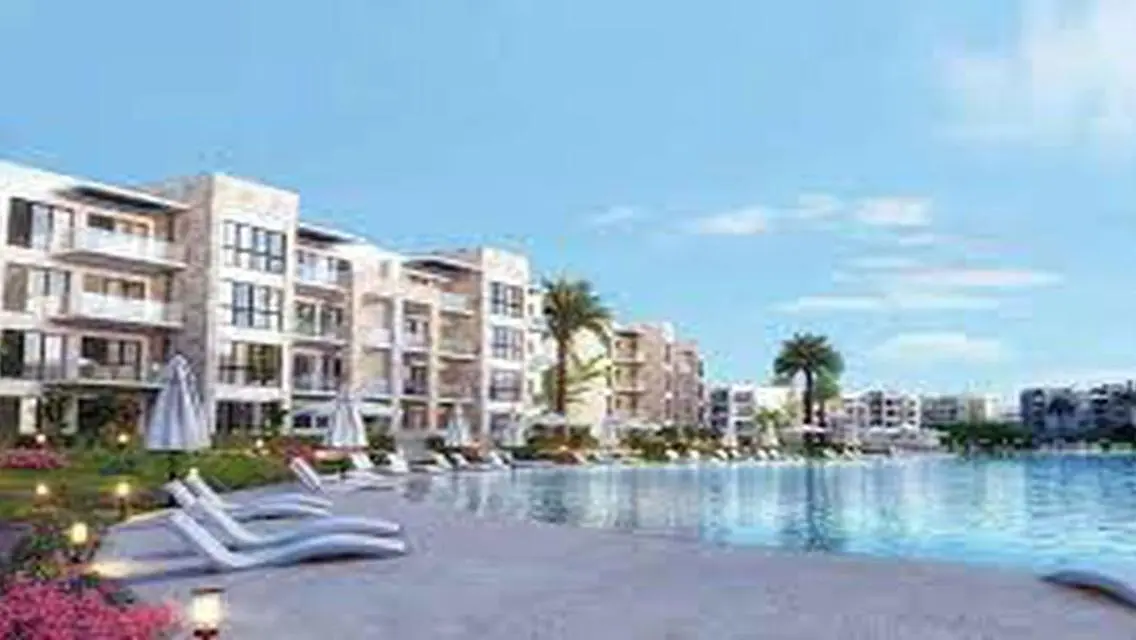 Luxury Apartment with Security Guard and Covered Parking