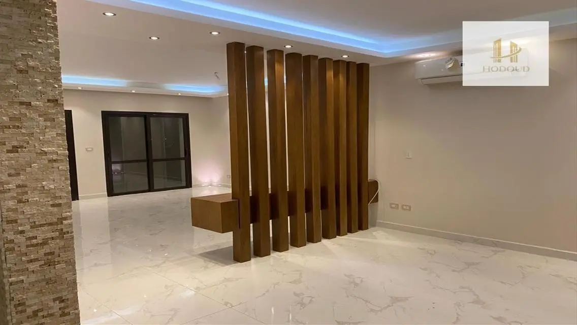 Spacious 205 sqm Apartment with Central Air Conditioning and Security