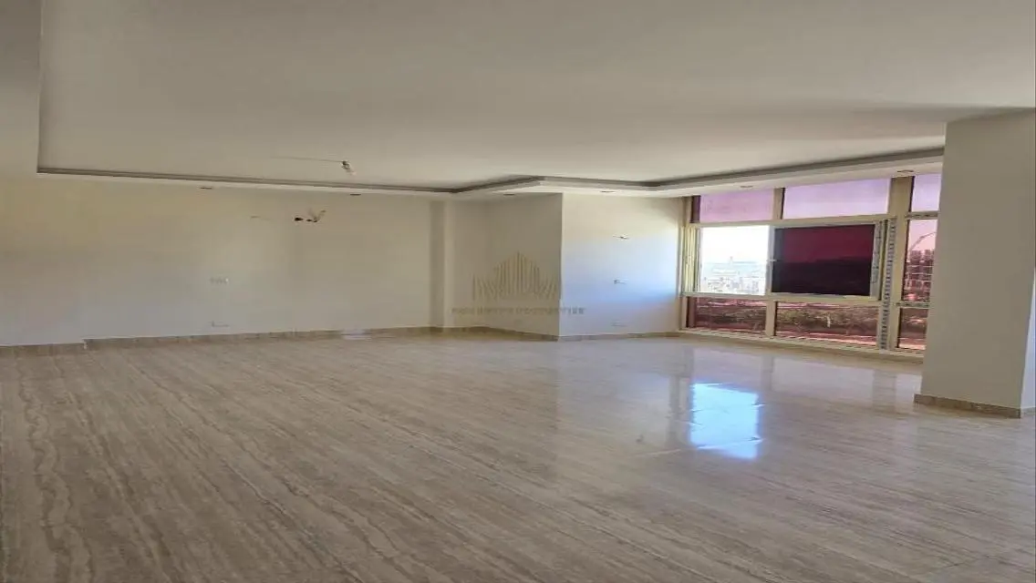 Luxury Apartment in Waterway 3