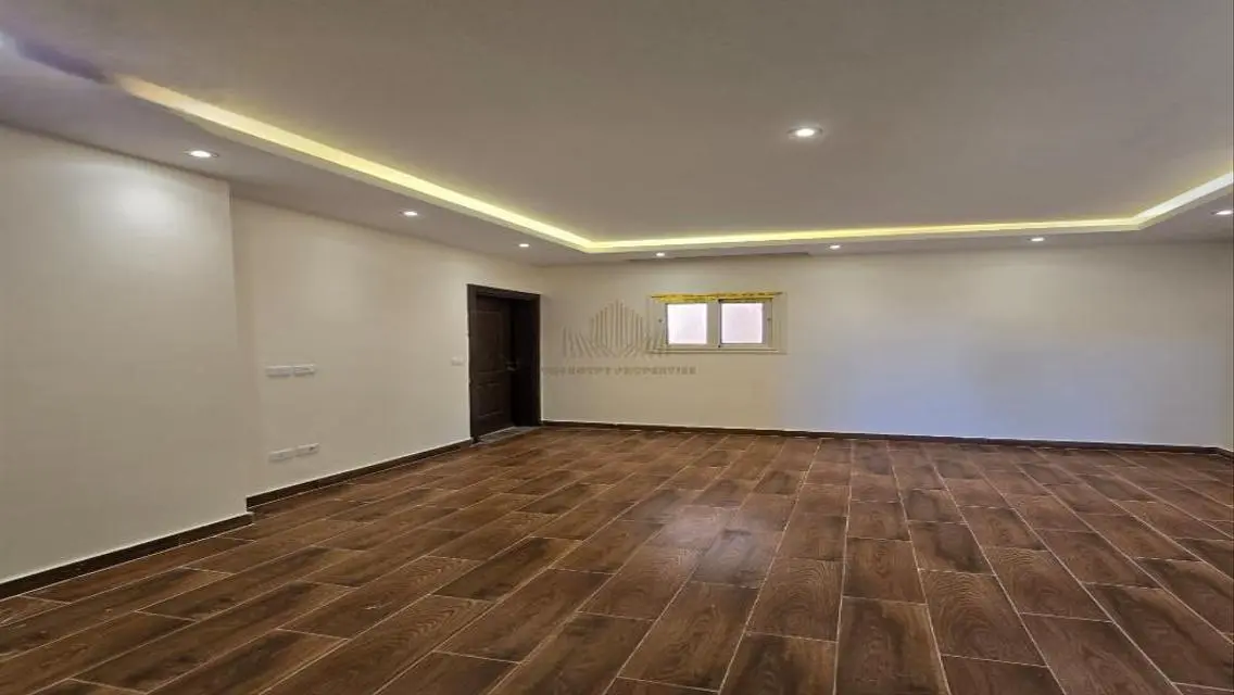 Luxury Apartment in Waterway 3