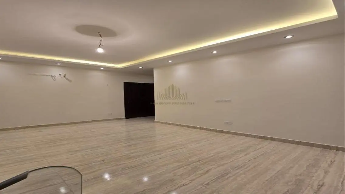 Luxury Apartment in Waterway 3