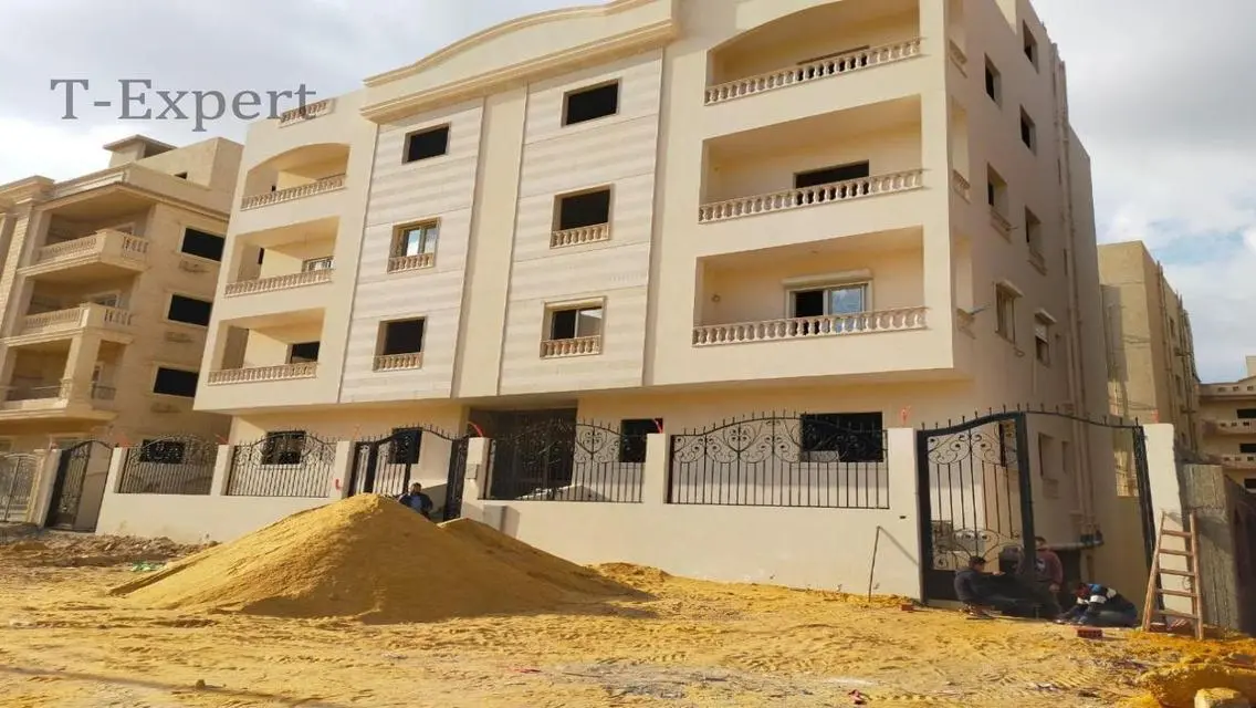Stunning Villa with Spacious Rooms and Private Garden