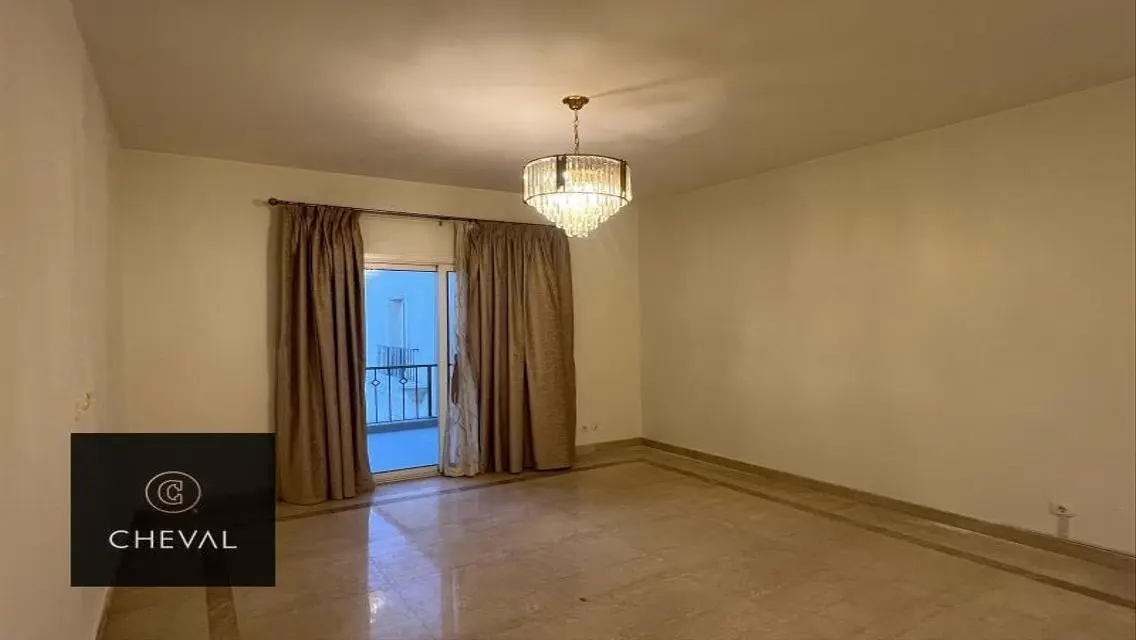 Luxury Apartment in Mivida - AUC