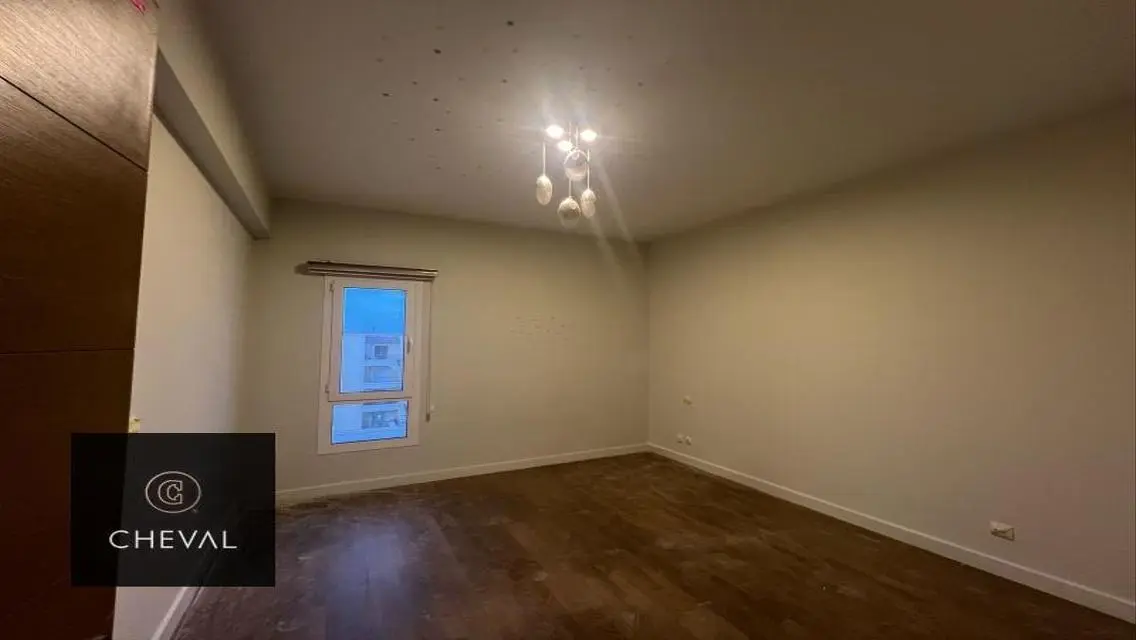 Luxury Apartment in Mivida - AUC