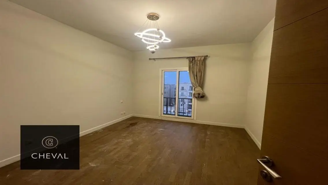 Luxury Apartment in Mivida - AUC