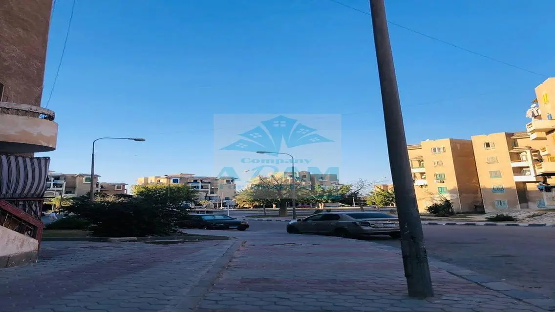 شقة رائعة للبيع في موقع متميز