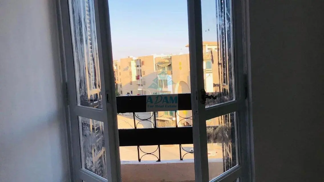 شقة رائعة للبيع في موقع متميز